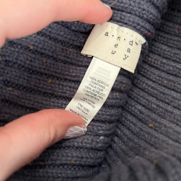 Winter Hat | OS - Picture 3 of 7